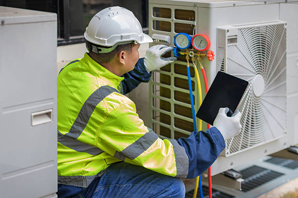 Professional Hvac technician working in Islandia, NY